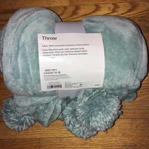 Plush throw